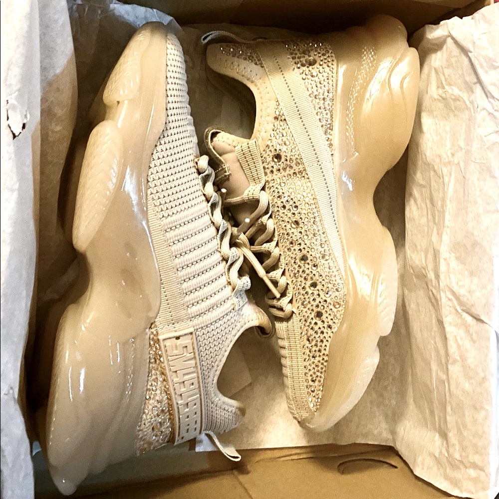Steve Madden Maxima Sneaker in Blush